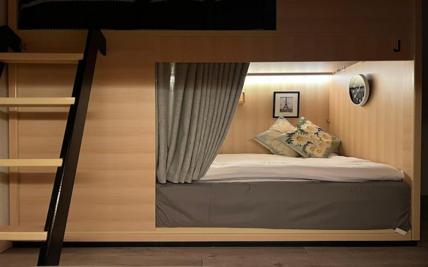 Luxury Hostel *
